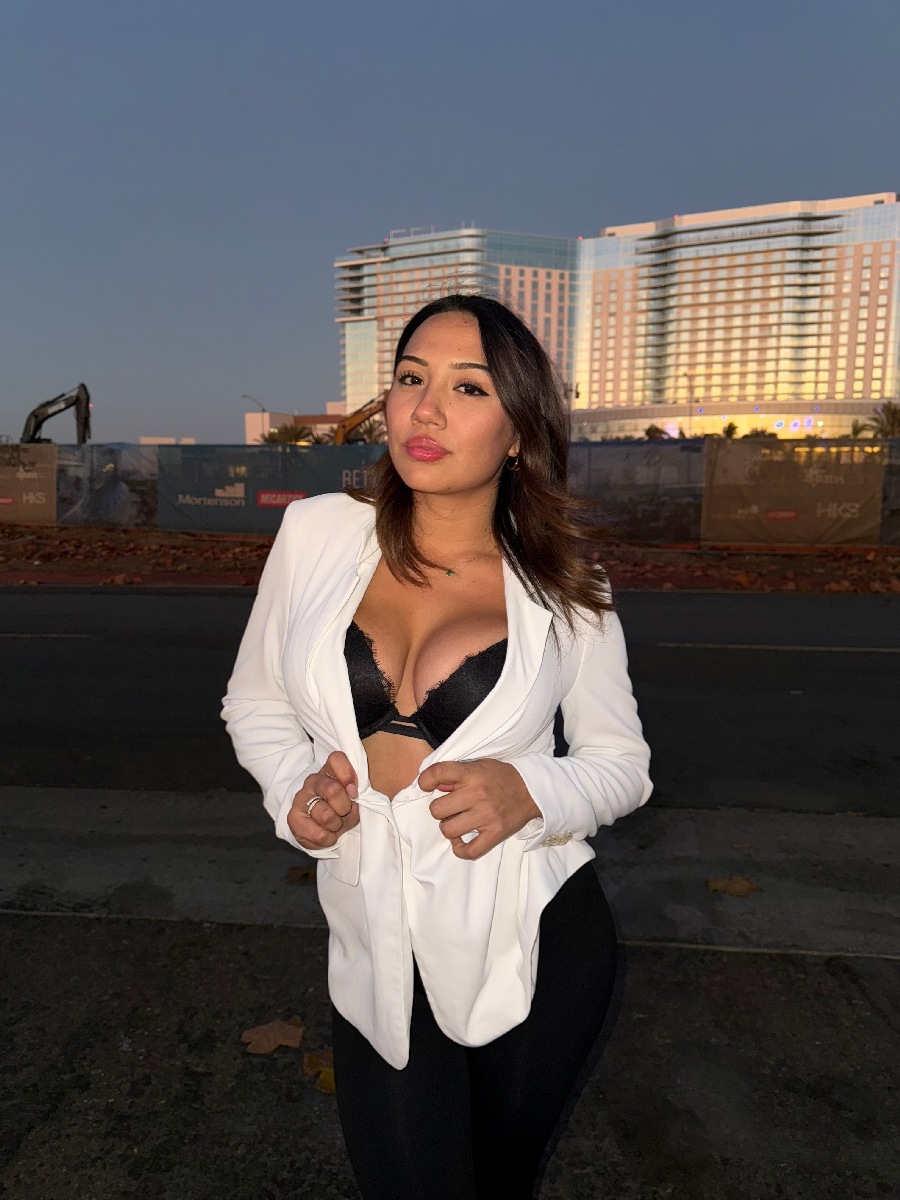 Take a pause and enjoy Ali Cruz — streaming from Bocaro Steele City