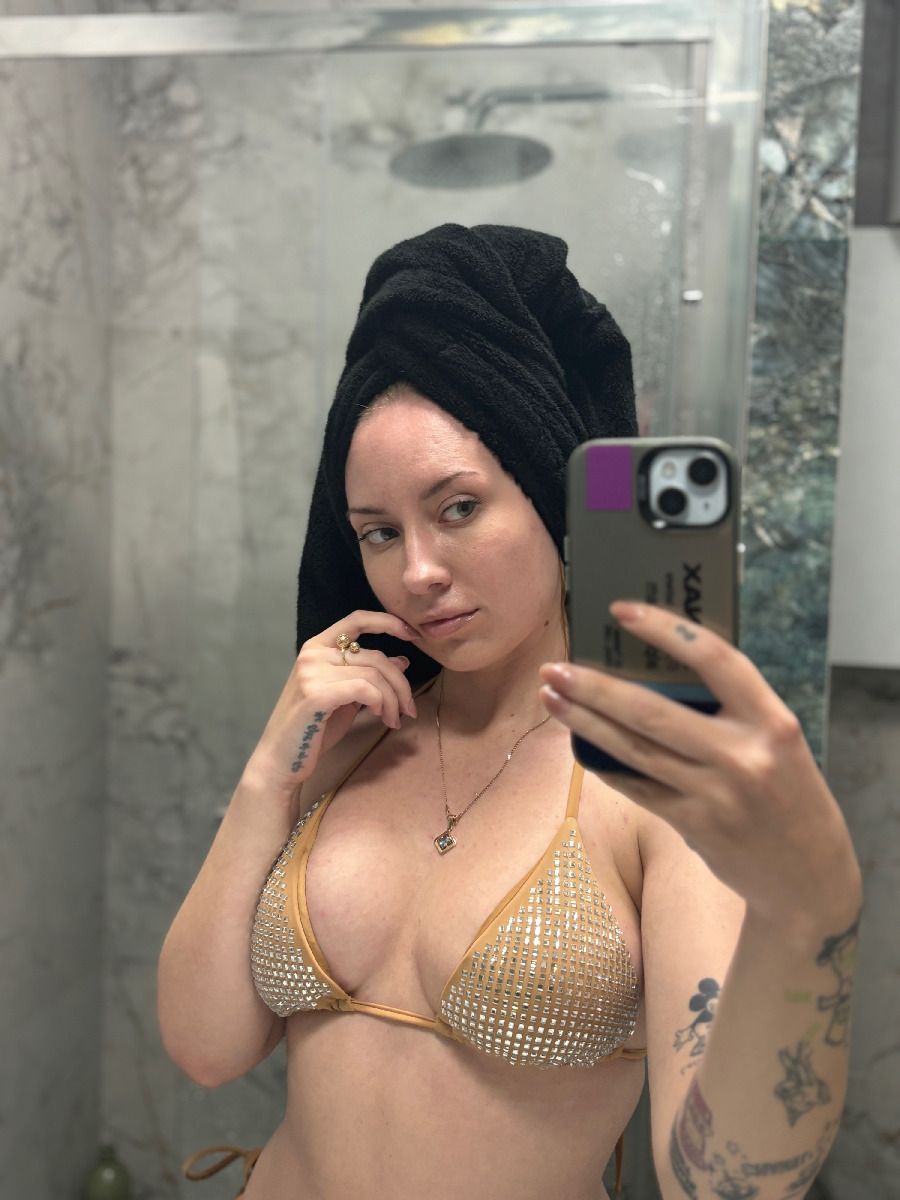 Nude girl KateV in Bocaro Steele City