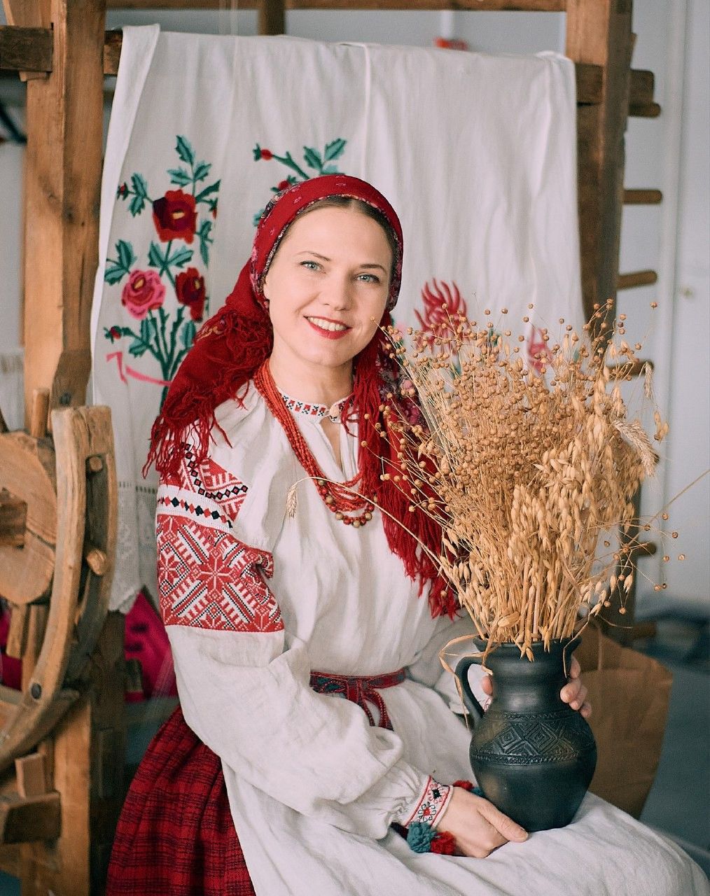 Women in Slavic costumes in Bocaro Steele City