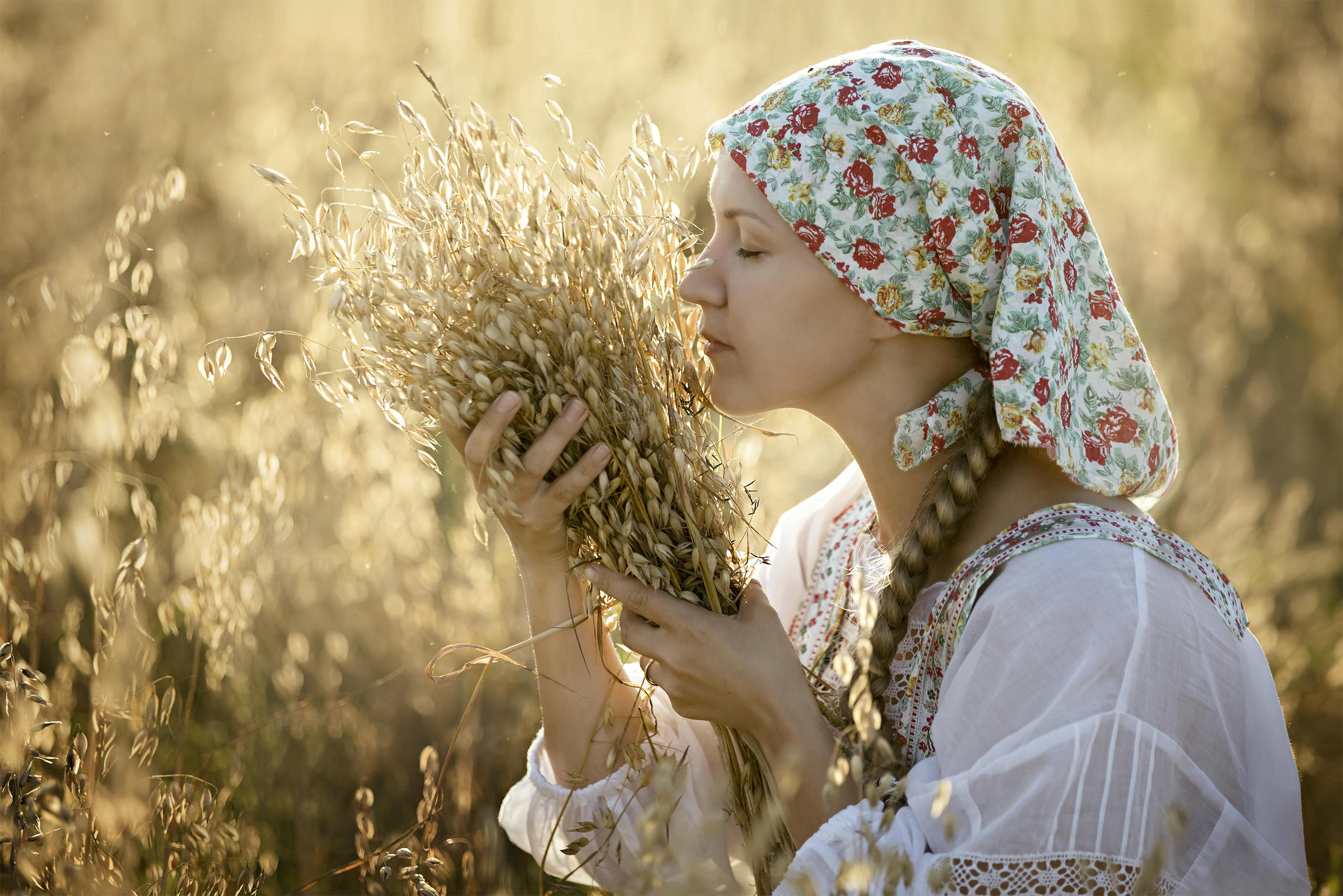 Photo Women in Slavic costumes in Bocaro Steele City