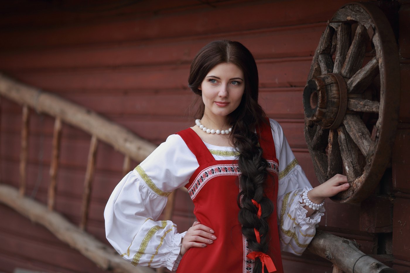 Girls in Slavic costumes in Bocaro Steele City