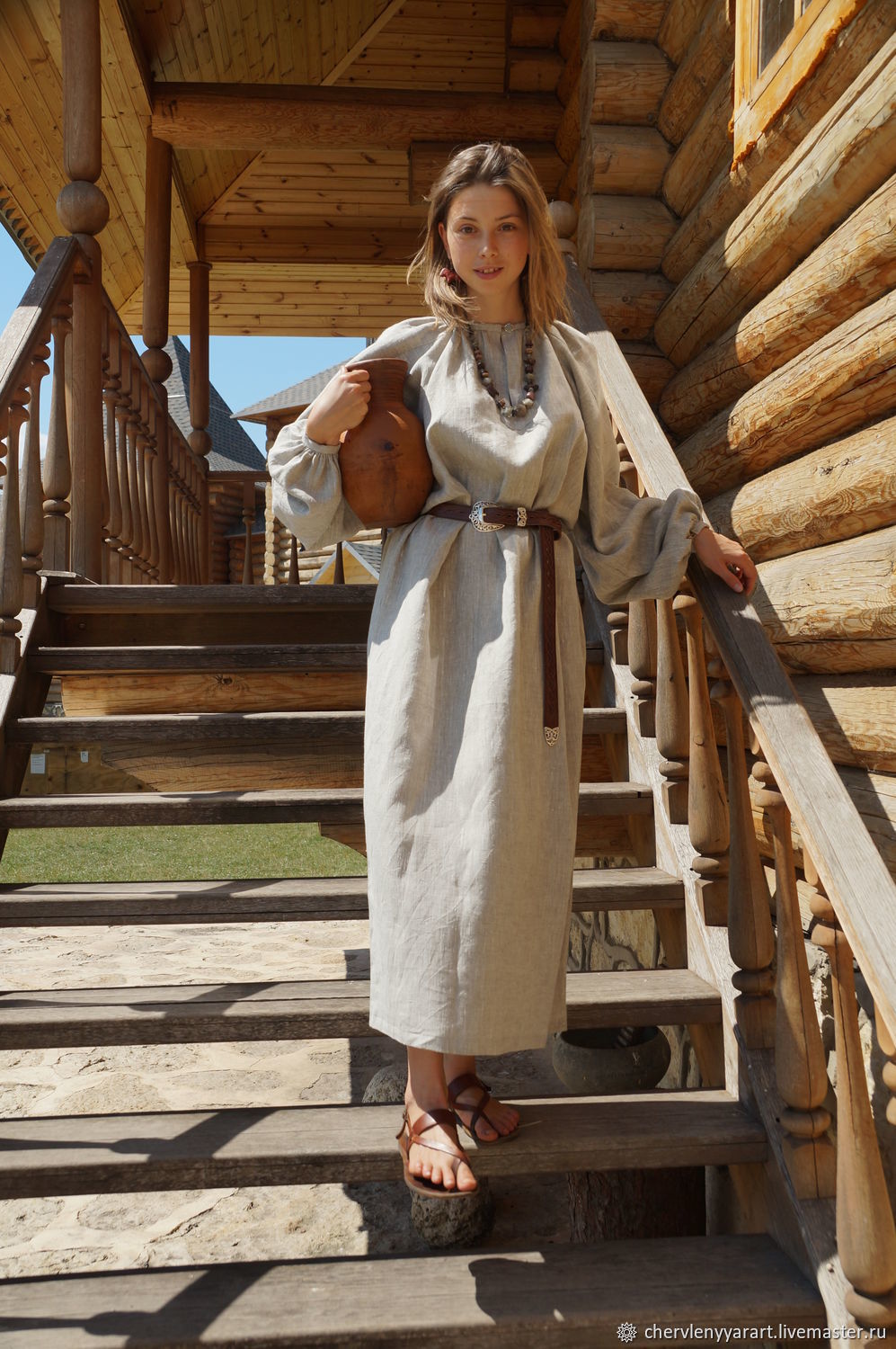 Girls in Slavic costumes in Bocaro Steele City