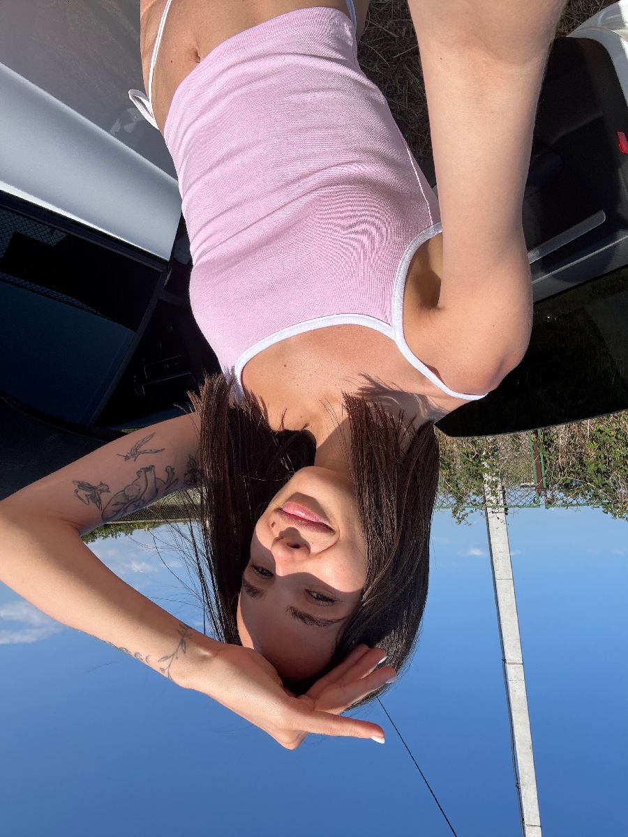 Sexy model Tina in Bocaro Steele City